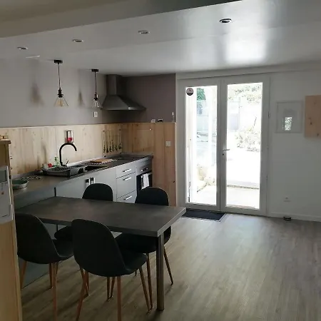 De Lasbareilles Holiday home *